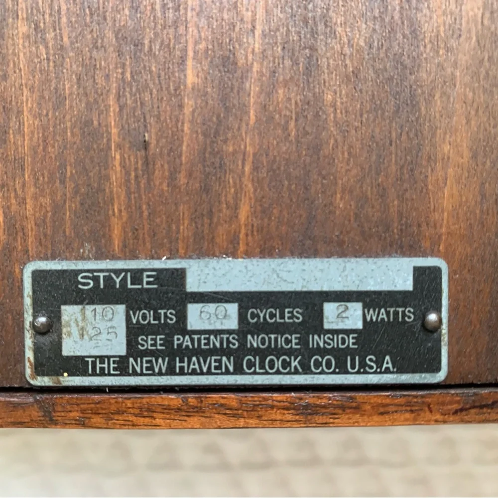 Vintage/Antique New Haven Wall Clock AS IS No Key